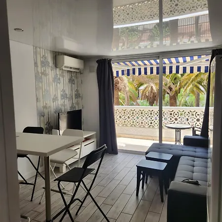 Cozy With Balcony, Pool And Wifi In Playa De Americas *