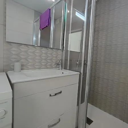 Apartmán Cozy With Balcony, Pool And Wifi In Playa De Americas *