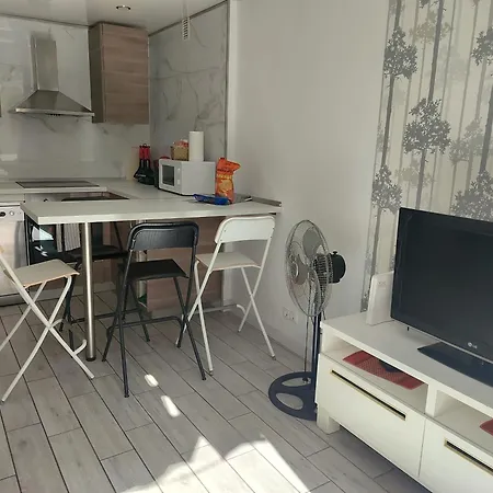 Cozy With Balcony, Pool And Wifi In Playa De Americas