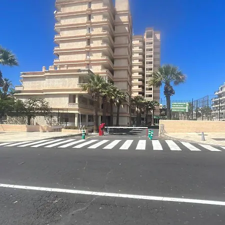 Cozy With Balcony, Pool And Wifi In Playa De Americas