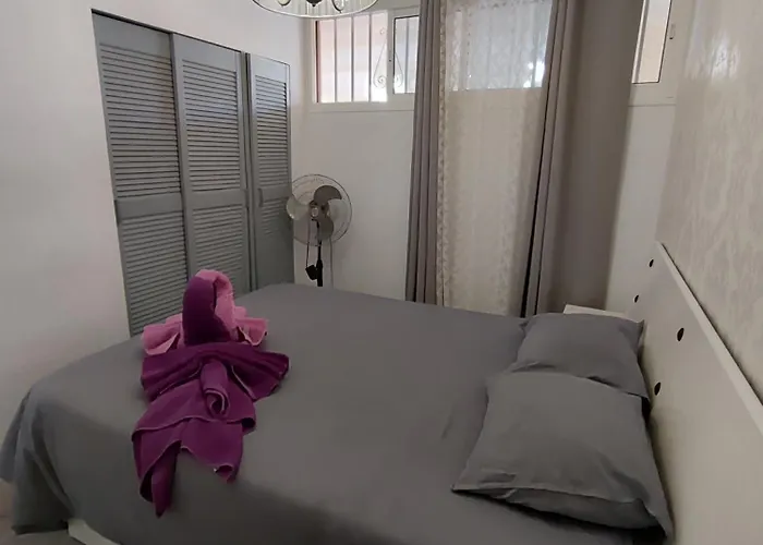 Cozy With Balcony, Pool And Wifi In Playa De Americas Lägenhet